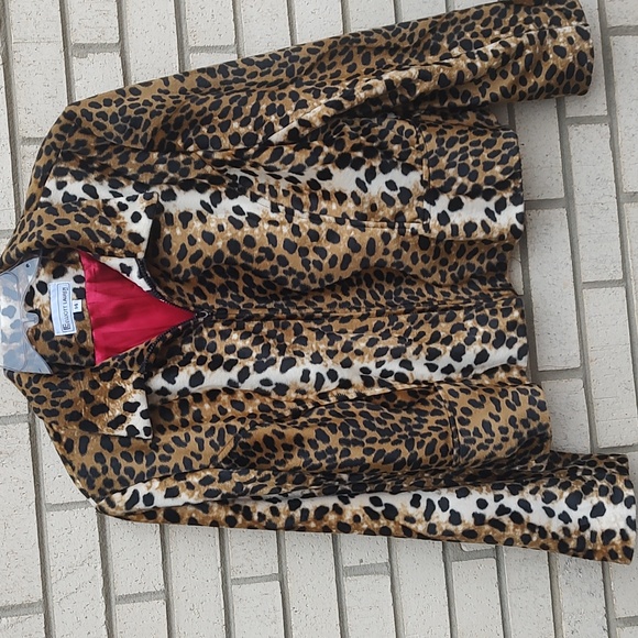 Leopard 🐆🐆 Jacket - Picture 3 of 9